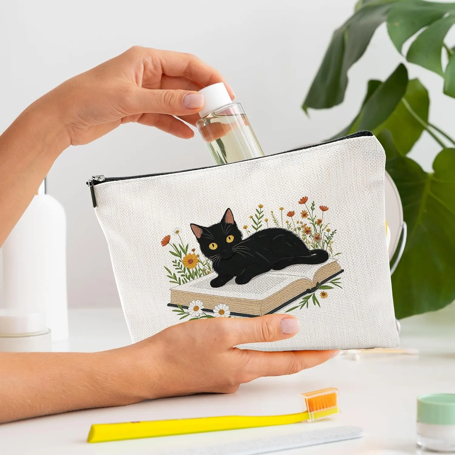 Black Cat Flowers Make Up Bags For Women, Toiletry Bags For Traveling Women, Small Makeup Pouch, Make Up Travel Bag Organizer, Cosmetic Travel Bag Cat Gifts For Cat Lovers(A15)