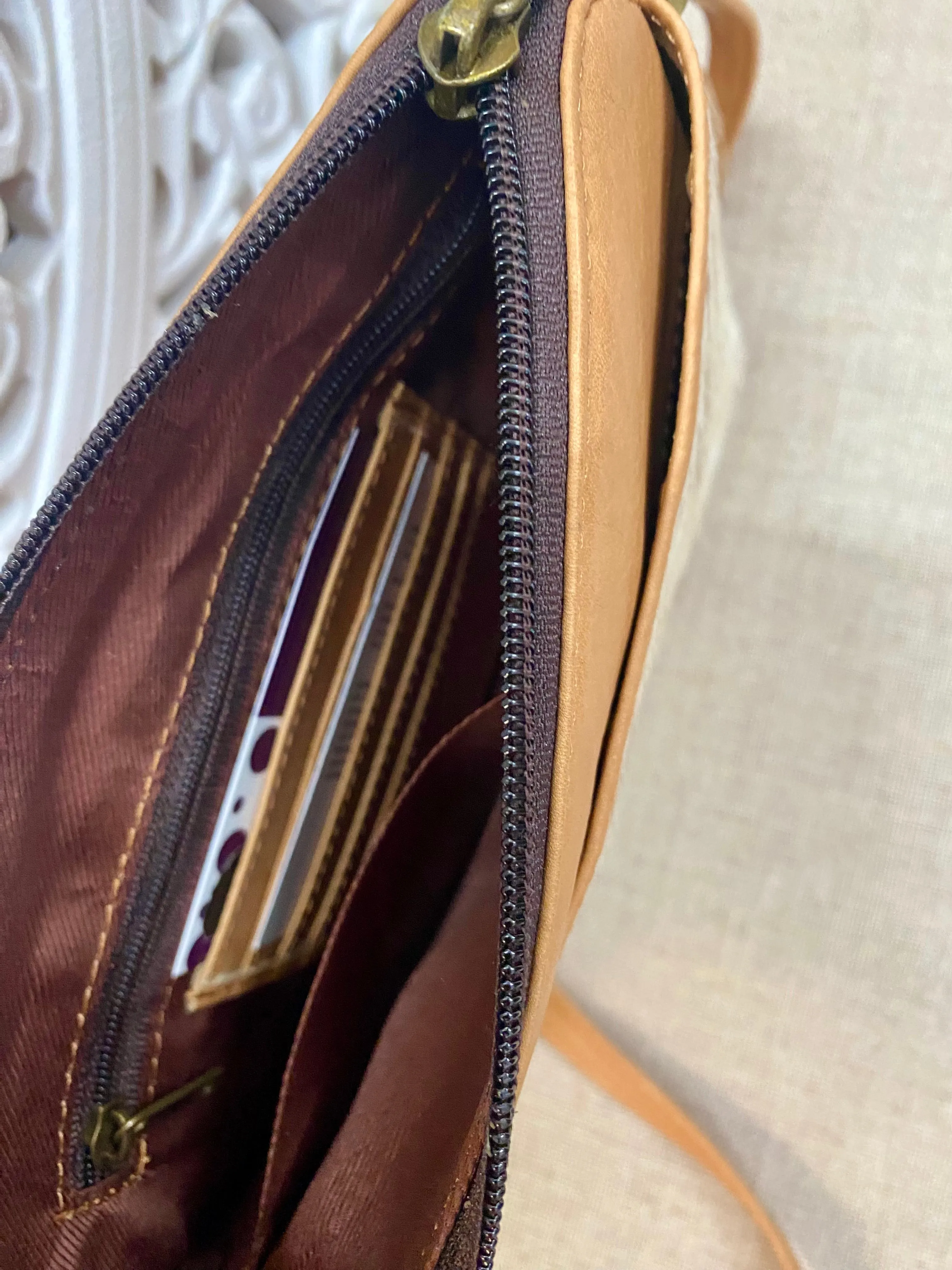 Ireland Open Pocket Cowhide Sling Bag  Tan
