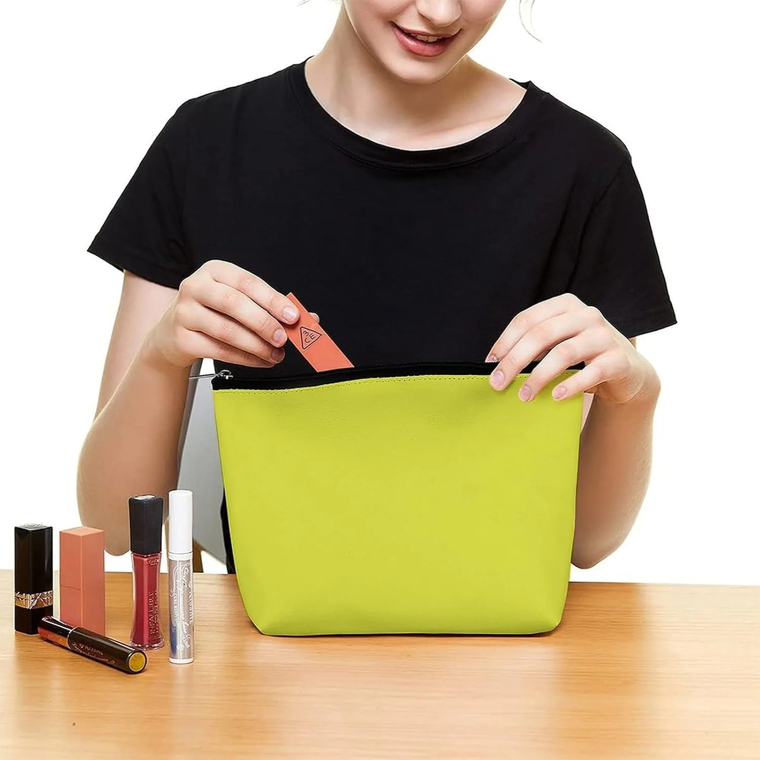 Makeup Bag for Women, Adorable Roomy Zipper Pouch Portable Organizer Cosmetic Bag Travel Storage Accessories (Banana Yellow)