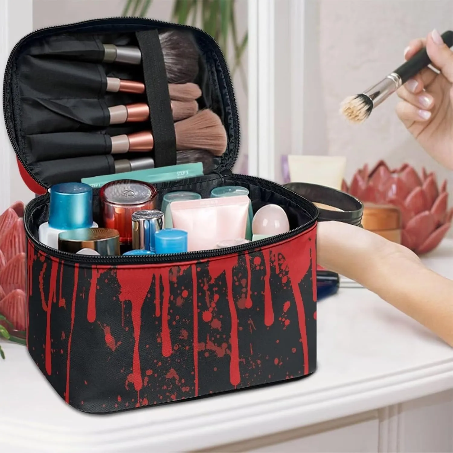 Red Bloody Splatter Toiletry Bag Travel Make Up Bag for Women Cosmetic Bag, Halloween Blood Splash Roomy Cosmetic Pouch for Purse Zipper Makeup Bags Large